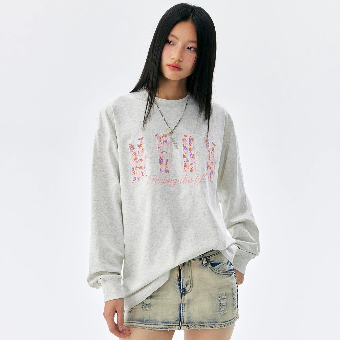 MEDM small flower embroidered logo round neck casual long sleeved T-shirt American simple and versatile couple loose top for autumn and winter